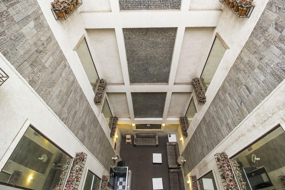 Suncourt Corporate Hotel 3*